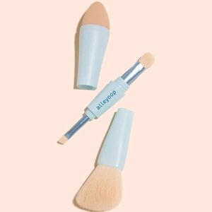 NWT Multi-tasker 4-in-1 Makeup Brush